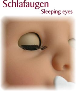 Götz 2154116 Sleepy Aquini Boy - Poupée de Bain de 33 cm de Haut avec Yeux endormis Marron, sans Cheveux en Set de 7 pièces - poupée bébé à partir de Götz 2154116 Sleepy Aquini Boy - Poupée de Bain de 33 cm de Haut avec Yeux endormis Marron, sans Cheveux en Set de 7 pièces - poupée bébé à partir de