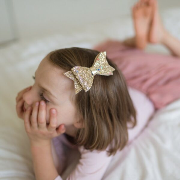 Barrette -  The Great Gold Bow - 88077 - Great Pretenders – Image 2